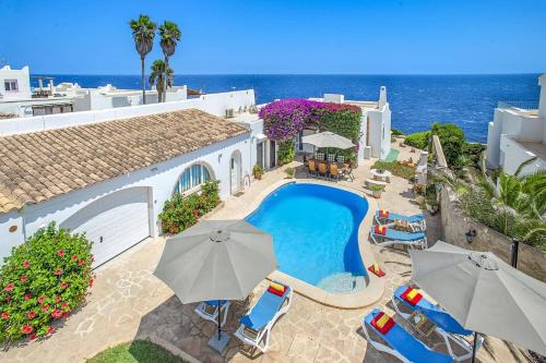 Villa Ariet by Villa Plus