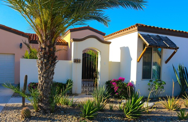 Villa at Golf Resort One Block to Beach - Maid, Concierge and Chef-Meal Services