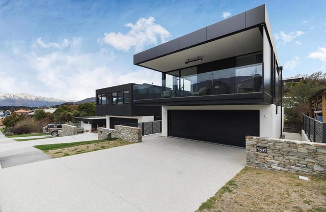 Villa Aurora, luxury in the heart of Wanaka