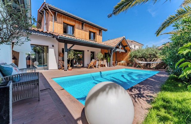 Villa 'Avec Piscine La Teste De Buch' with Private Pool, Private Terrace and Wi-Fi