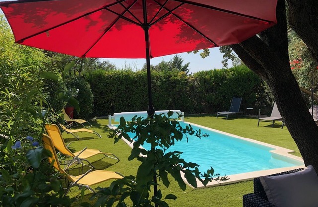 Villa Avec Piscine à 5 km de St Remy de Provence