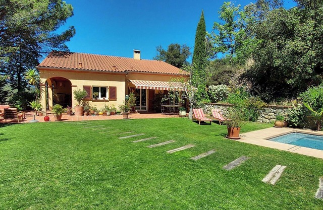 Villa Avec Piscine Cadre Exceptionnel EN Pleine Nature Très Proche DE Ceret
