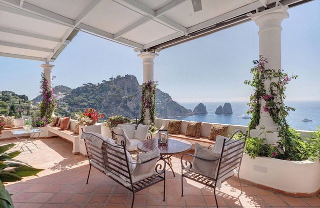 Villa 'Bella Vista' with Sea View, Private Terrace and Wi-Fi