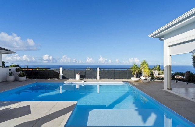Villa Blanca - Three Bedroom Villa, Sleeps 7