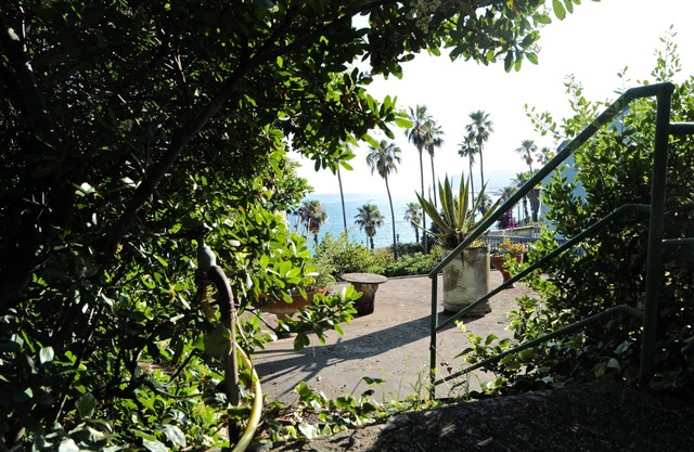 VILLA BY THE SEA THE WEST GARDEN