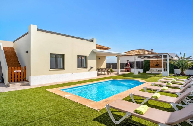 Villa Caleta Olas by Villa Plus