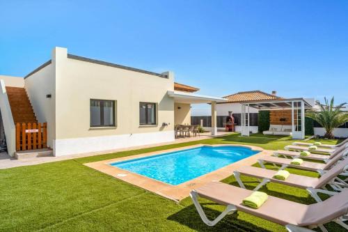 Villa Caleta Olas by Villa Plus