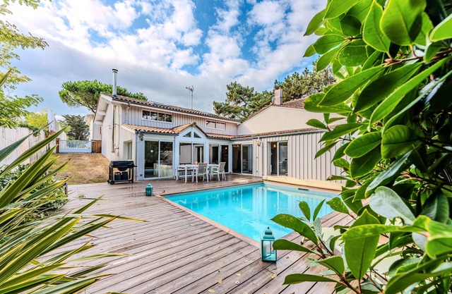 Villa 'Centre Cap Ferret Ref 40' with private pool, private terrace and Wi-Fi