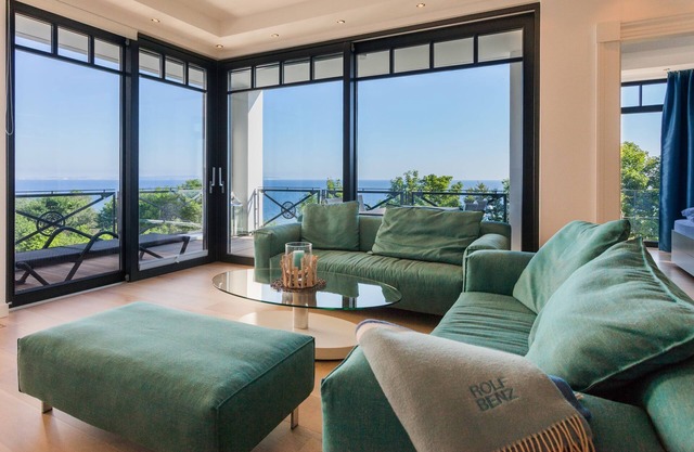 Villa Claire - Villa Claire Ocean Blue
