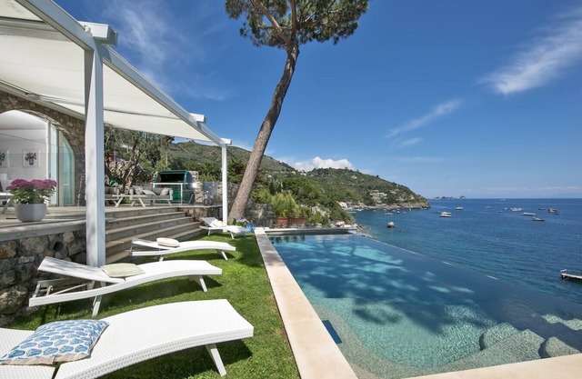 Villa Claretta - with swimming pool and private beach access