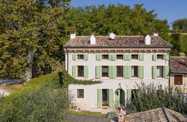 Villa Corte Carlotte - surrounded by the countryside, just 4 km from Lazise
