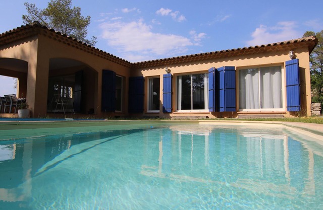 Villa D'architecte Avec Piscine Privée, Jolie vue sur les Collines de Grasse