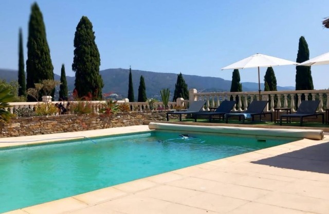 Villa des Cyprès high comfort very well equipped in quiet Bormes les Mimosas