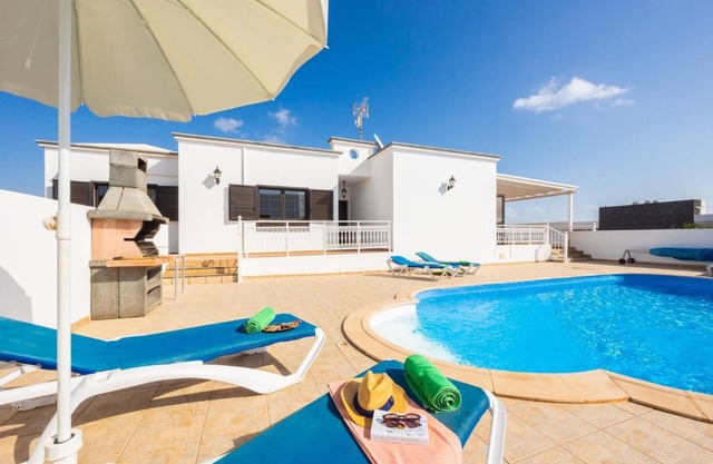 Villa Diama - Three Bedroom Villa, Sleeps 6