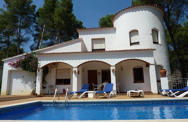 Villa "El Castillito" with Pool, Terrace & Wi-Fi