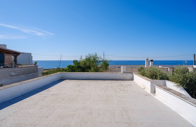 Villa "Elena" with Sea View, Terrace & A/C