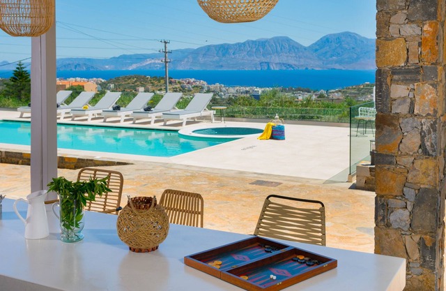 Villa Enigma - 3 bedroom villa with a private pool and jacuzzi