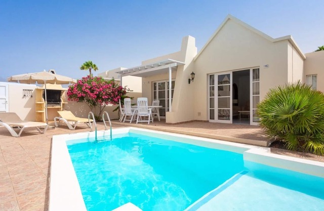 Villa Estrellas - Three Bedroom Villa, Sleeps 6