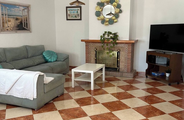 Villa Famara, rural house in Malaga, pool and beach
