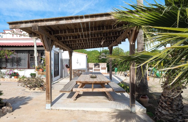 Villa 'Fina' with Private Pool, Wi-Fi and Air Conditioning