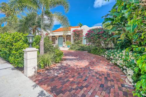 Villa Gardenia - Peaceful Garden Oasis with Open Floor Plan