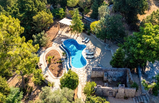 Villa Gulseren - Three Bedroom Villa, Sleeps 6