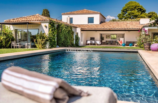 Villa ideal for holidays by the sea