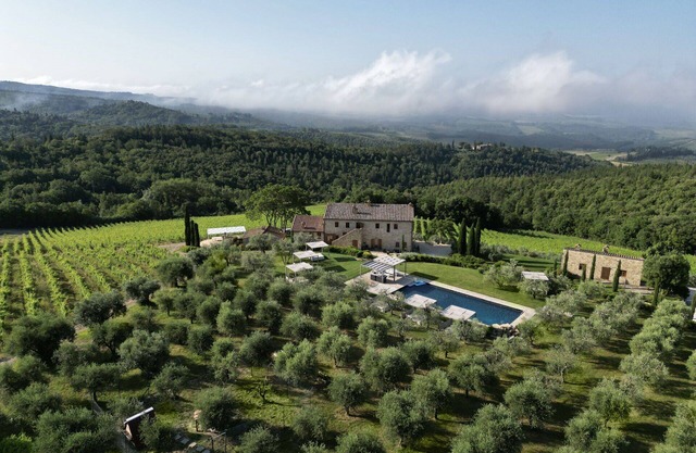Villa in Fioraie with 10 bedrooms sleeps 19