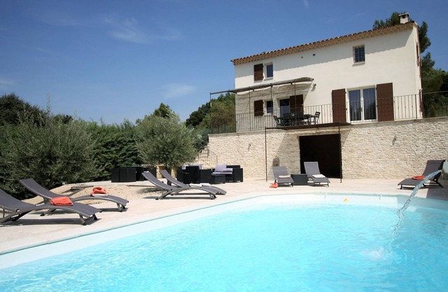 Villa in Lubéron with Saltwater Pool