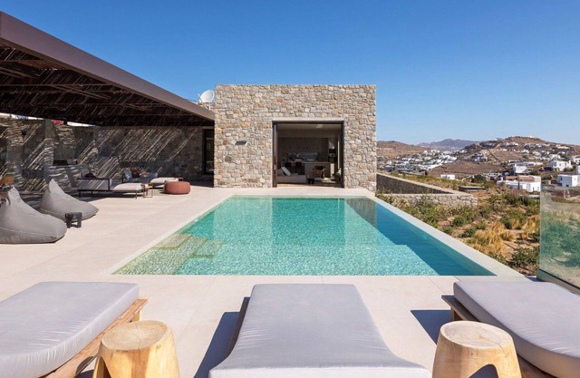 Villa in Mykonos with 5 bedrooms sleeps 10
