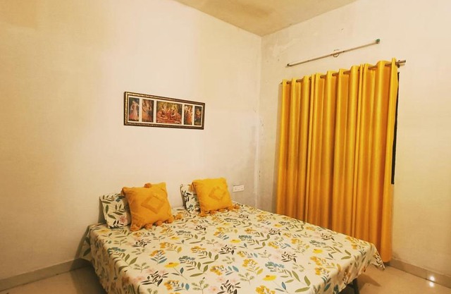 Villa in Radha Golf l 5 mins to Sri Rupa Seva Kunj ISKCON l Near Gaurangi Ras Kunj & Brij Vasundhara