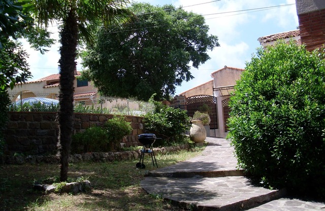 Villa in Saint Aygulf 300m From the sea