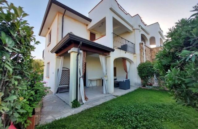 Villa in the center and close to the beach!