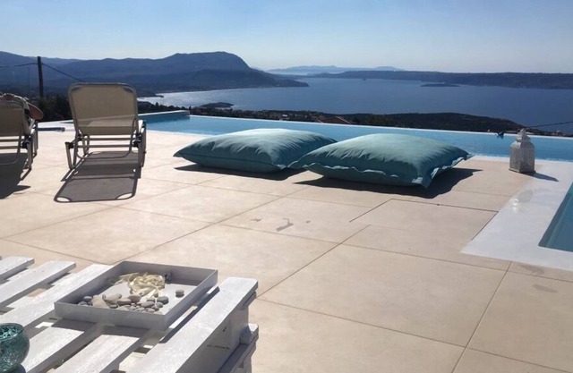 Villa Iris Avec vue Magnifique et une Superbe Piscine