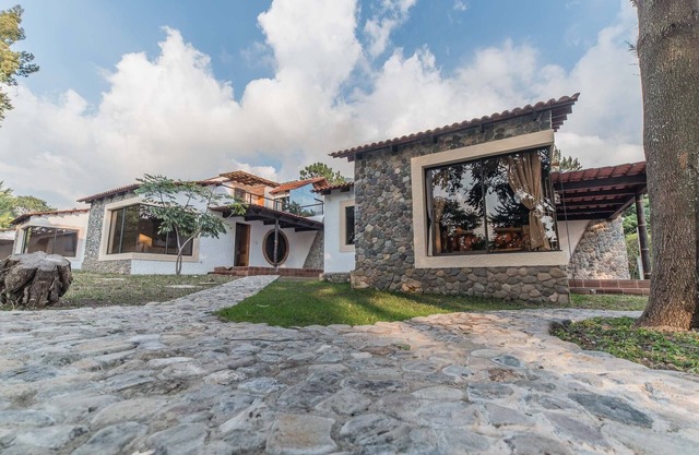 VILLA JUCANYA 2, *100% SANITIZED*