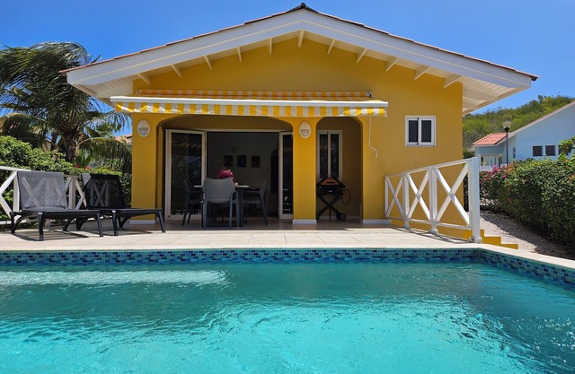 Villa Karawara with private pool and lovely peaceful garden!