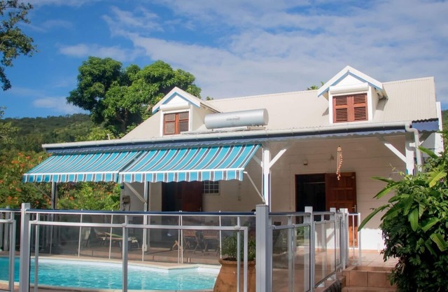 Villa les Gallières with swimming pool, 2 air-conditioned bedrooms, large garden