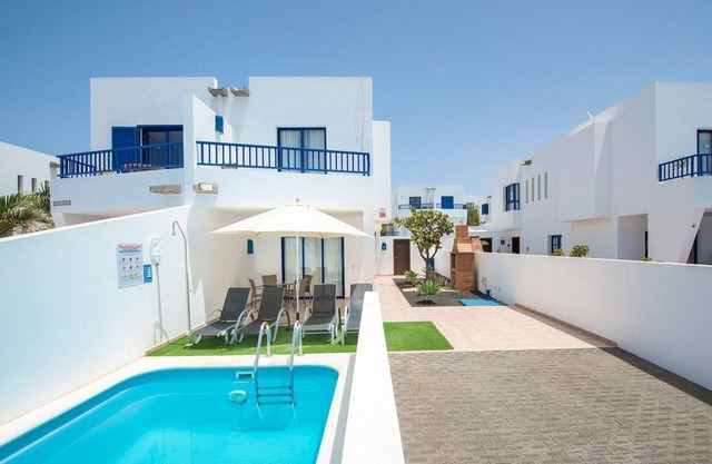 Villa located in Playa Blanca with pool to relax in Lanzarote.