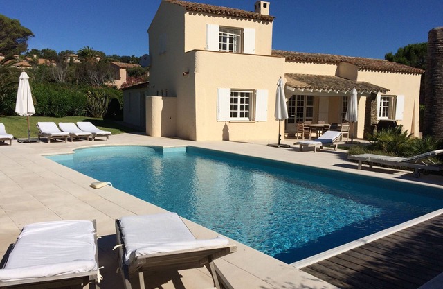Villa located in residence Pampelonne 150 m from the beach on foot !