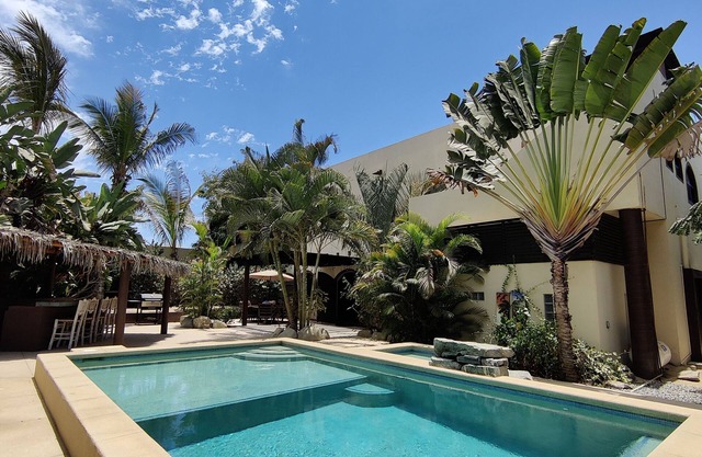 Villa Lunas de Mar, secret spot in Pescadero, sleeps 10, 4 bdrms, pool