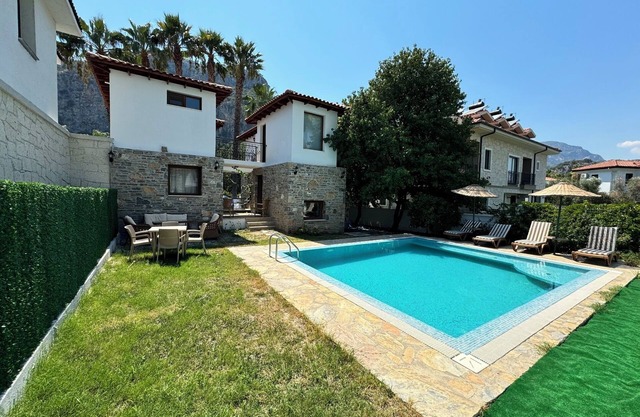 Villa Merry - Dalyan Stonehouse with Palmtrees