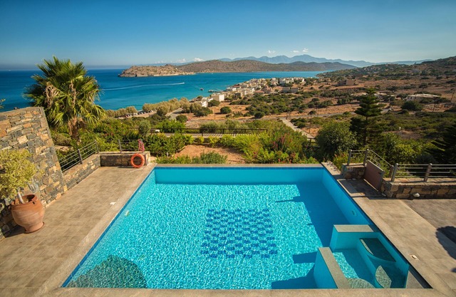 Villa Mirabello 3 bedroom villa - 200m from the beach