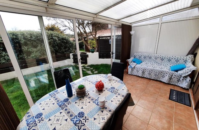 Villa Mitoyenne avec Jardin, Proche Plage à Seignosse, Piscine, Parking Privé et Wifi - FR-1-239-421
