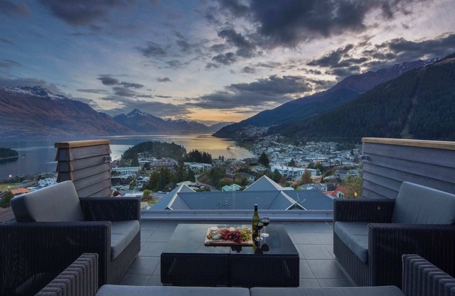 Villa Moana, Lake Views, Gas Fire, BBQ, Free Parking