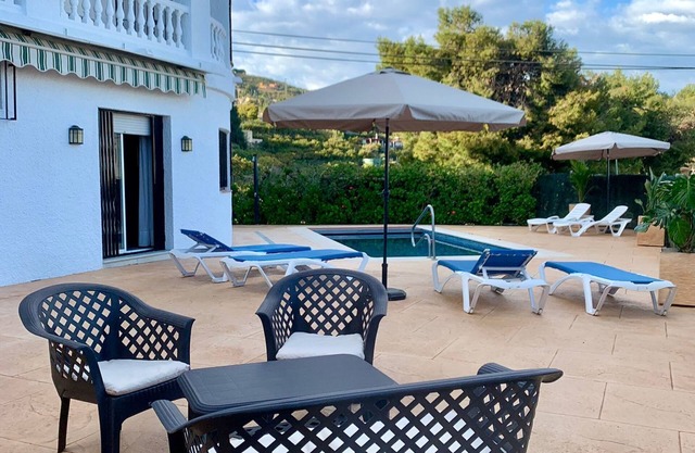 Villa Nena: "Ideal to spend your holidays with a heated pool