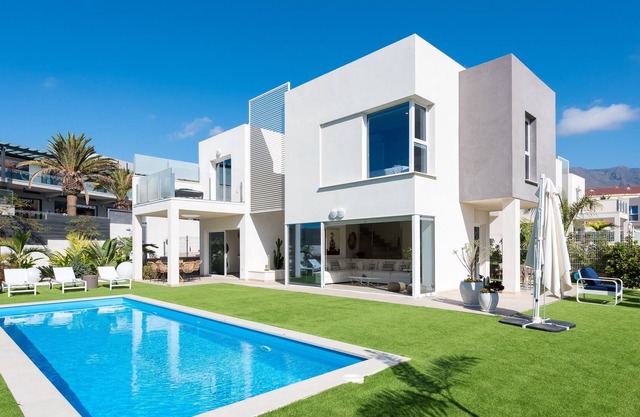 Villa "Oasis Buddha Garden" with Mountain & Sea Views, Pool, Wi-Fi, Balcony, Garden & Terrace; Parking Available
