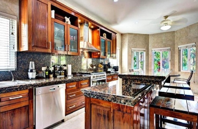 Villa on the golf course, only 5 minutes walk to the turquoise blue sea