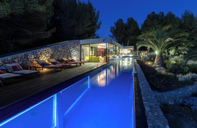 Villa On The Rocks Bandol/Rudy Ricciotti/