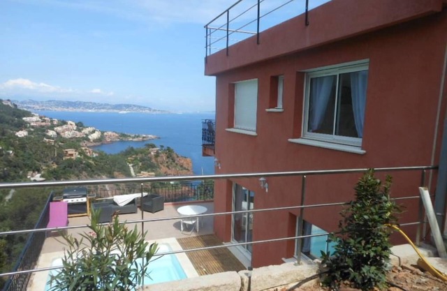 Villa overlooking bay of Cannes and the Lerins Islands