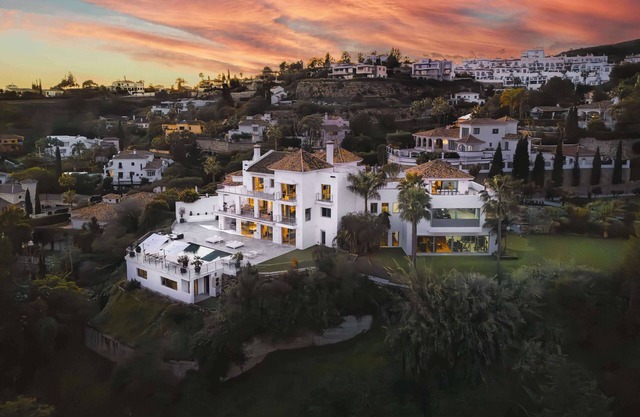 Villa Paraiso Alto | Ultimate Holiday Experience Pool Gym Cinema Parking Golf